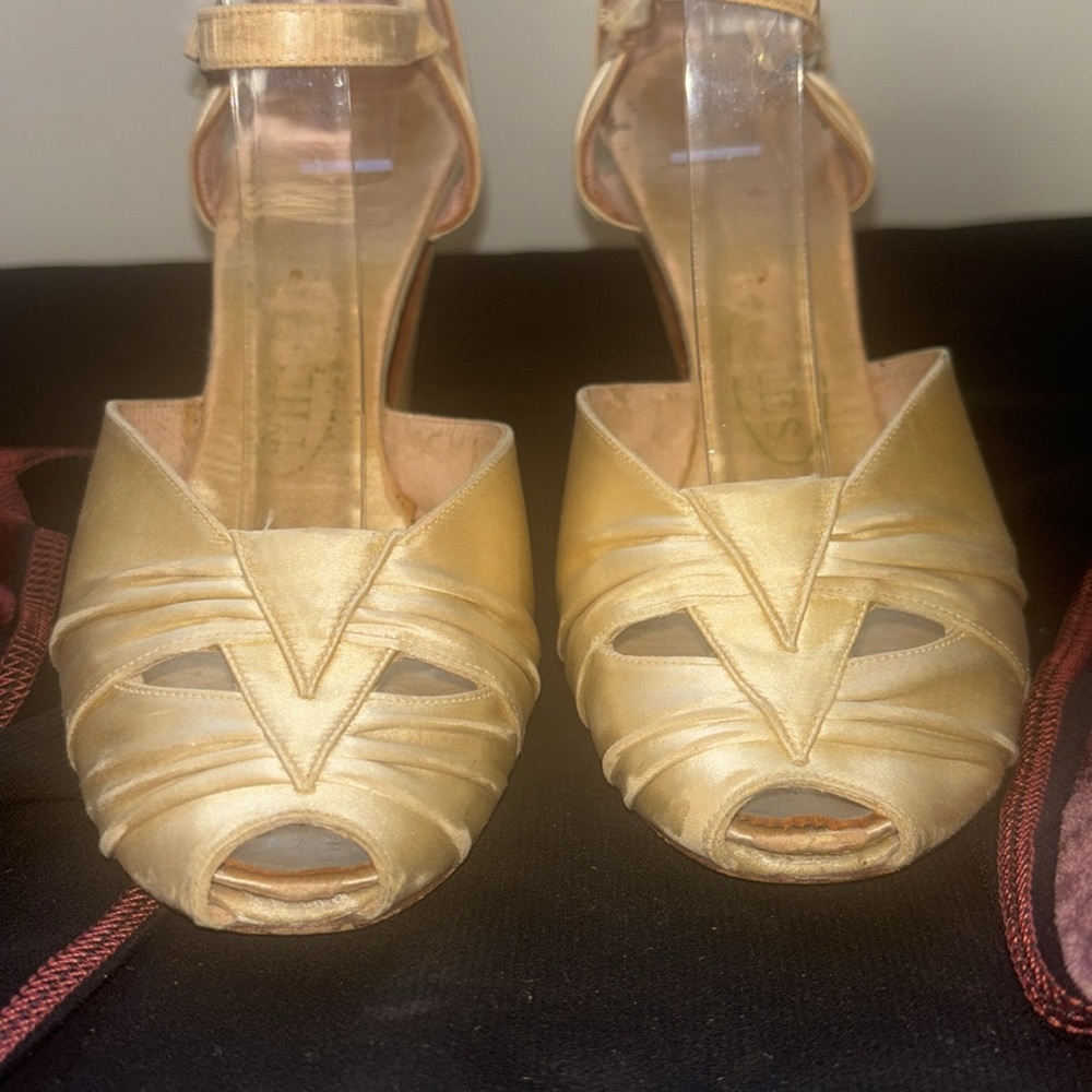 Stunning vintage satin strapped heels